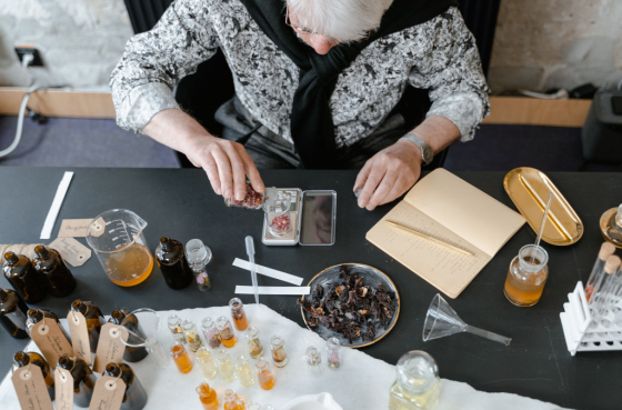 Dans les coulisses de la parfumerie : Comment est créée une fragrance ?